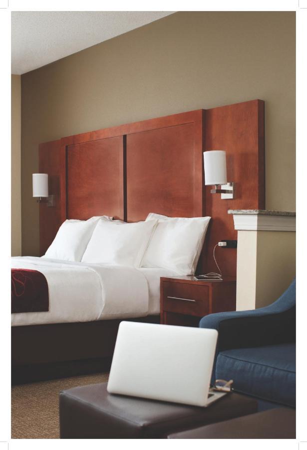 Comfort Inn & Suites Greenville I-70 Esterno foto