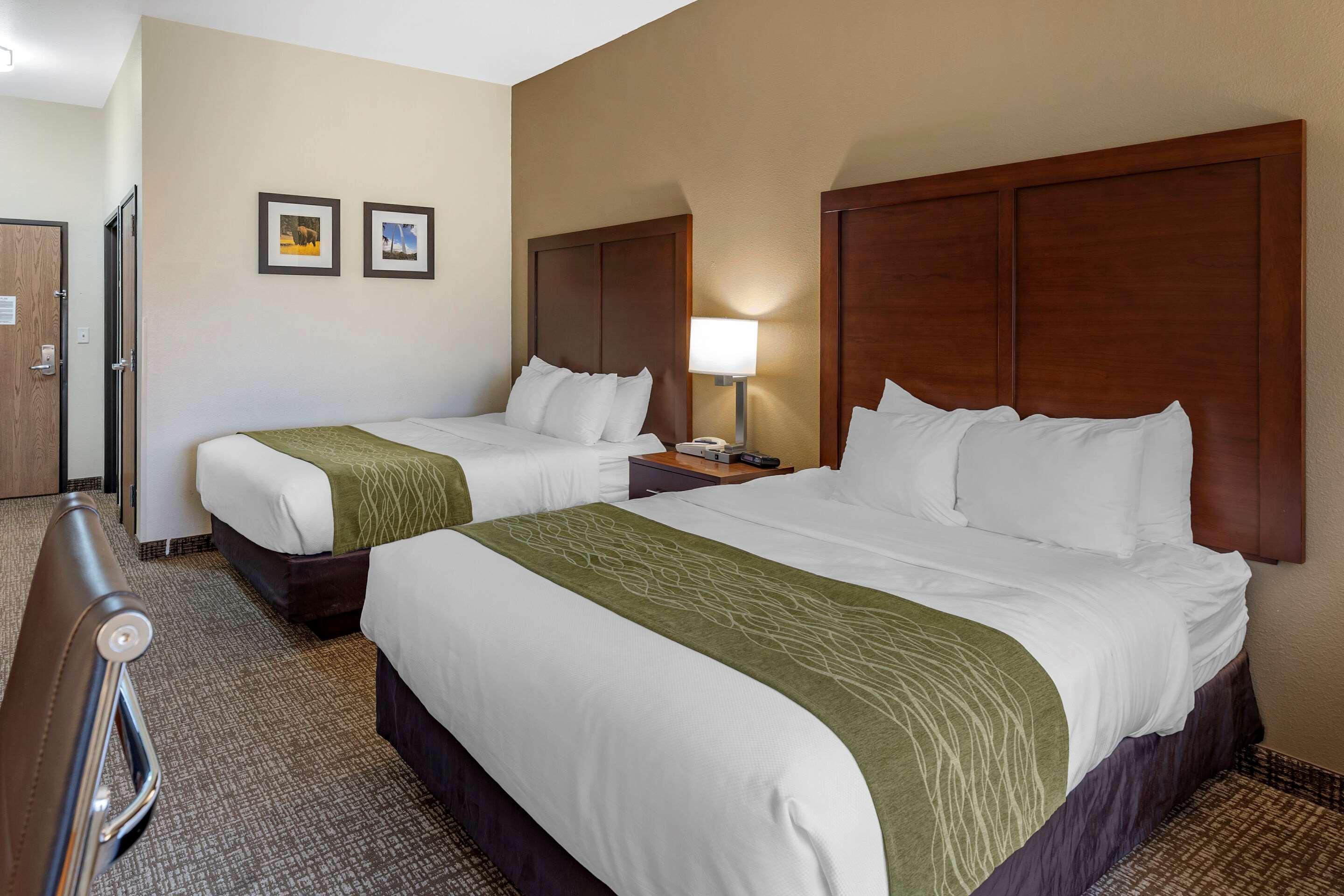 Comfort Inn & Suites Greenville I-70 Esterno foto