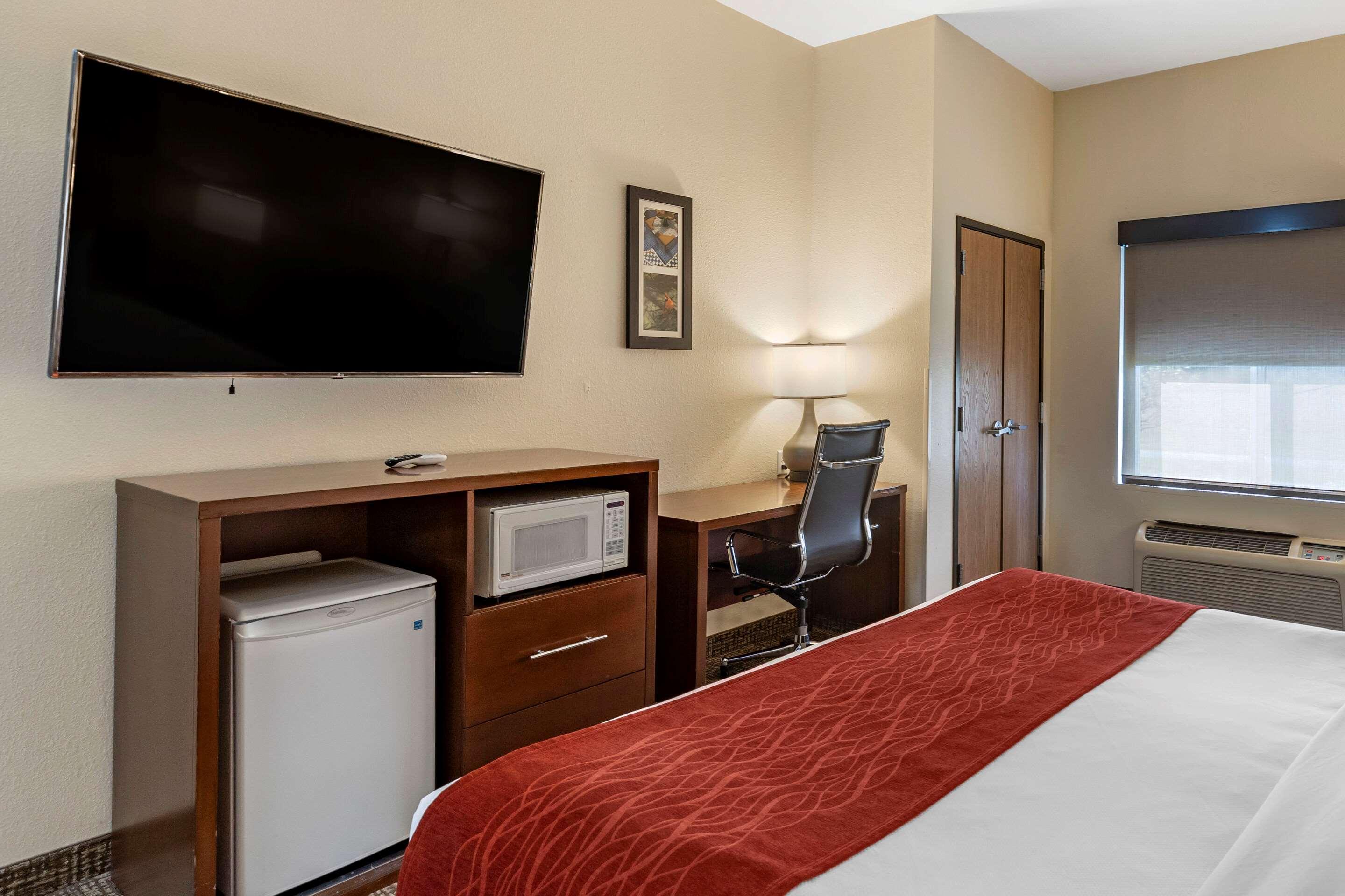 Comfort Inn & Suites Greenville I-70 Esterno foto
