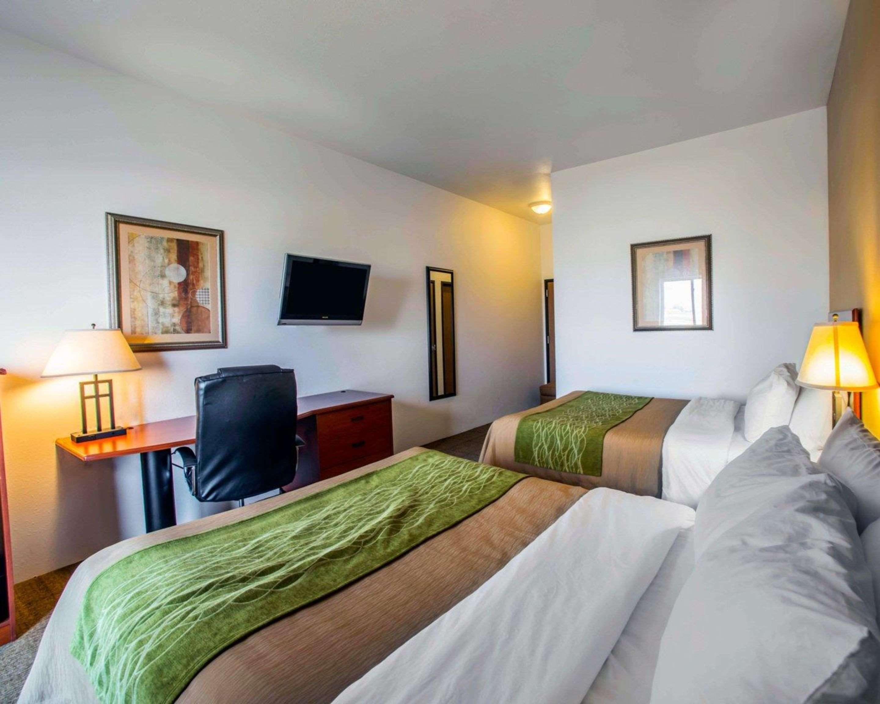 Comfort Inn & Suites Greenville I-70 Esterno foto