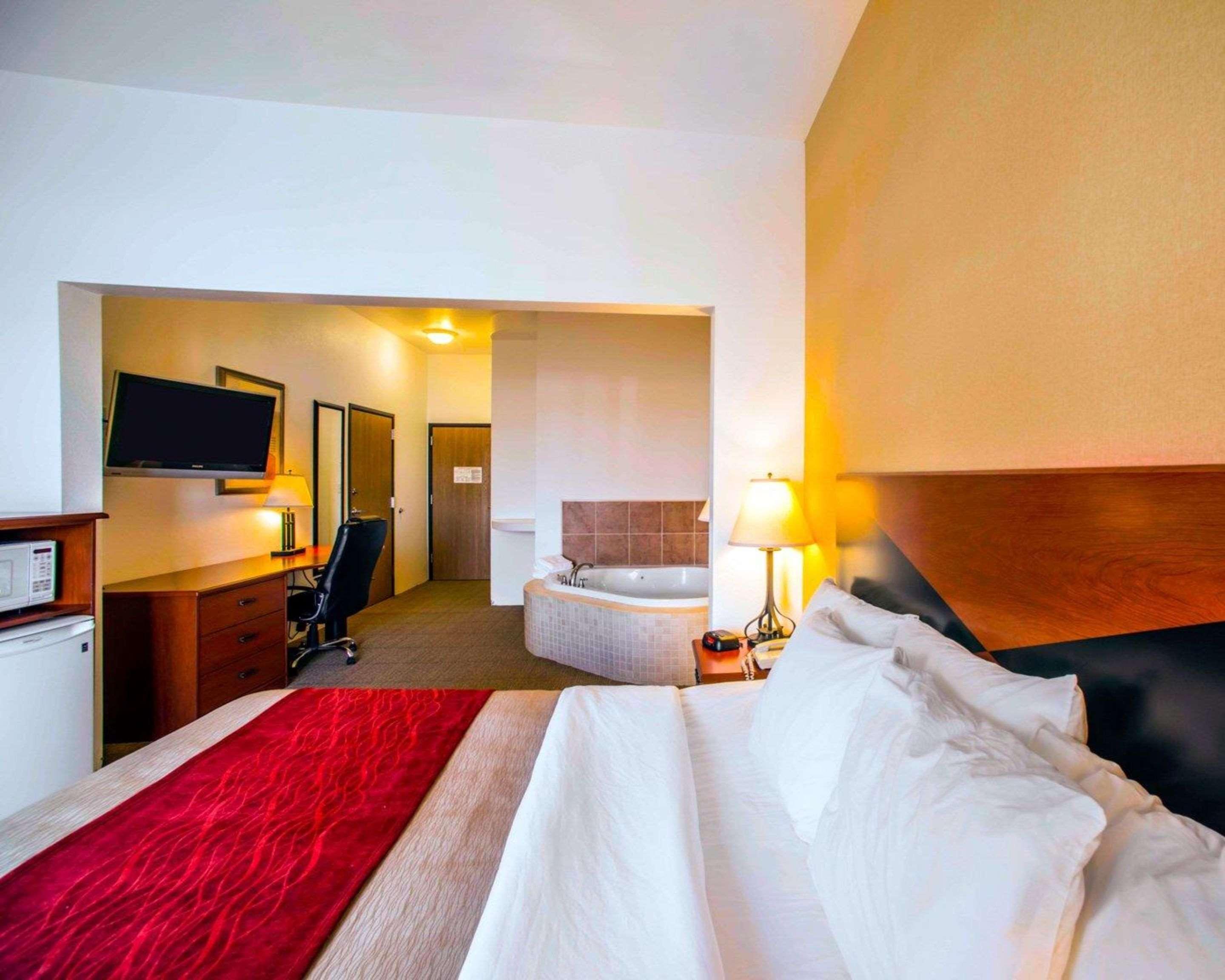 Comfort Inn & Suites Greenville I-70 Esterno foto