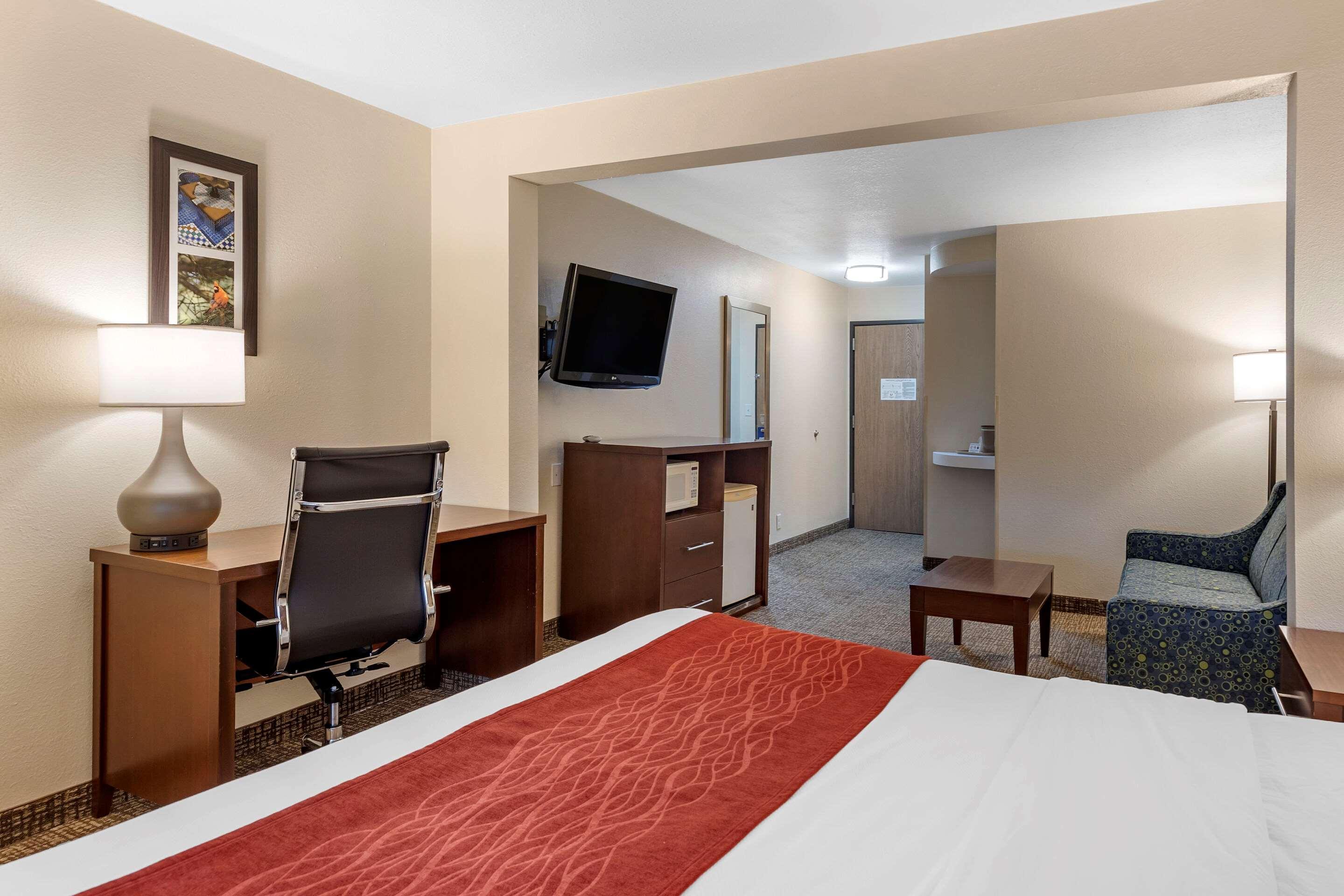 Comfort Inn & Suites Greenville I-70 Esterno foto