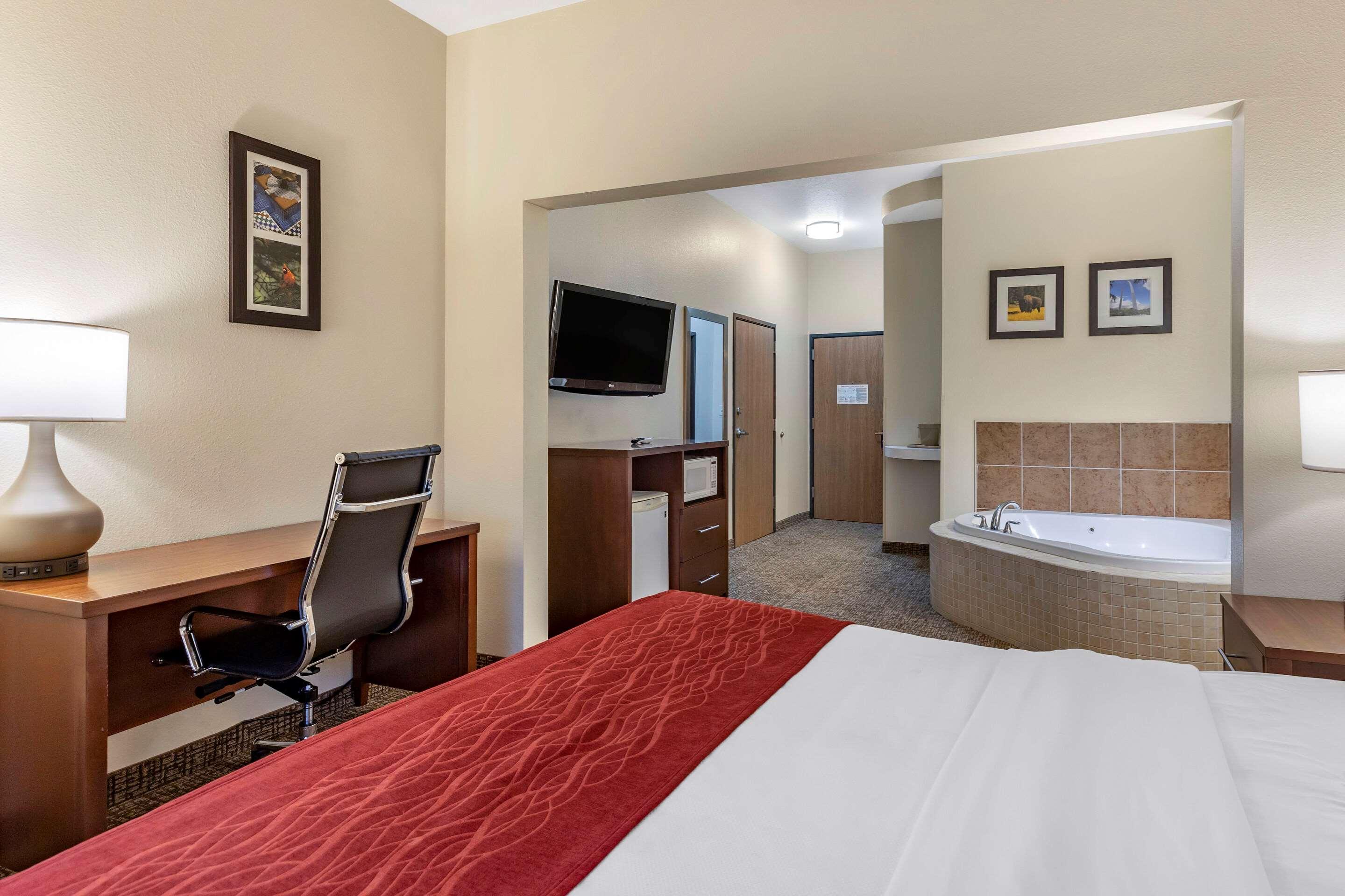 Comfort Inn & Suites Greenville I-70 Esterno foto
