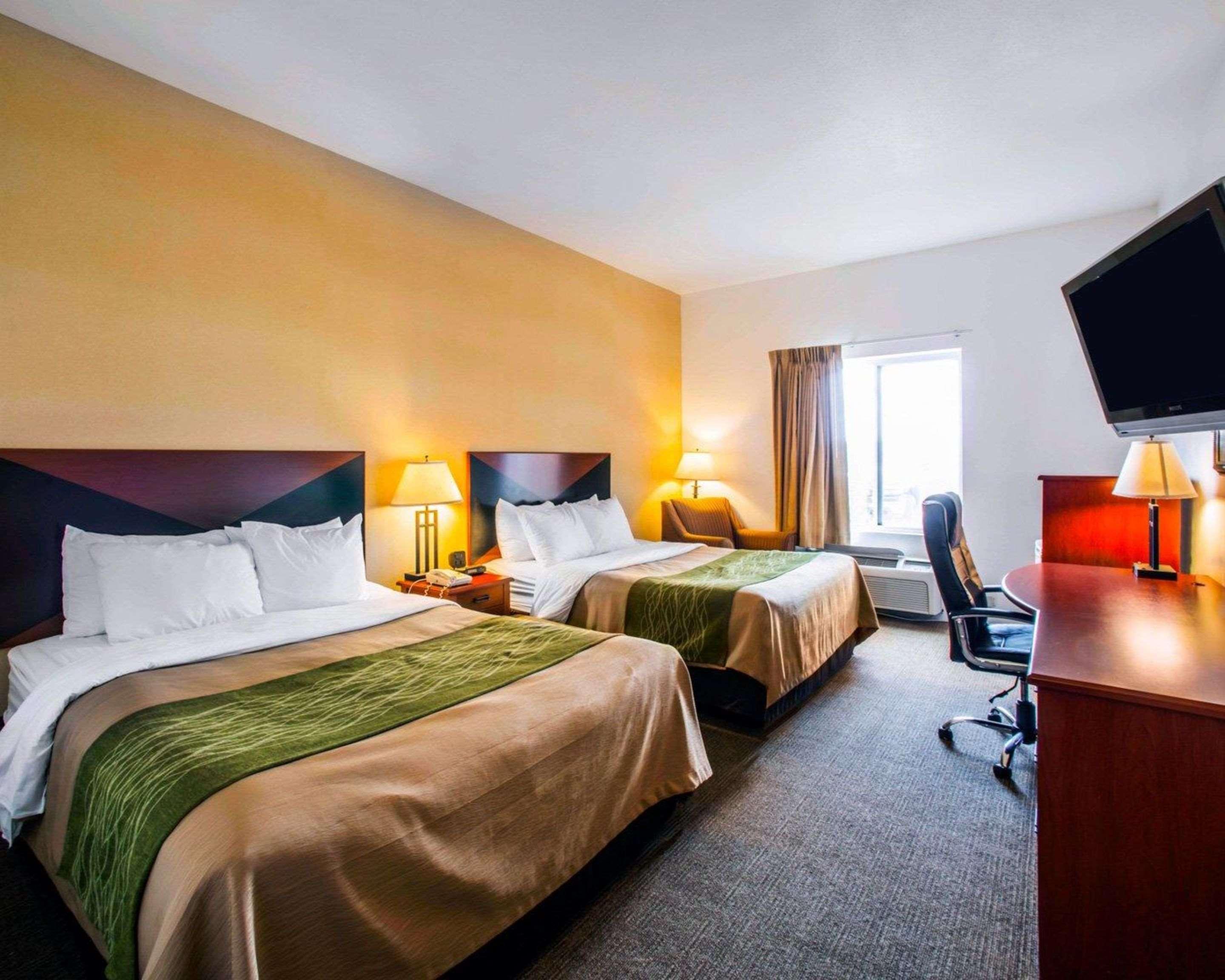 Comfort Inn & Suites Greenville I-70 Esterno foto