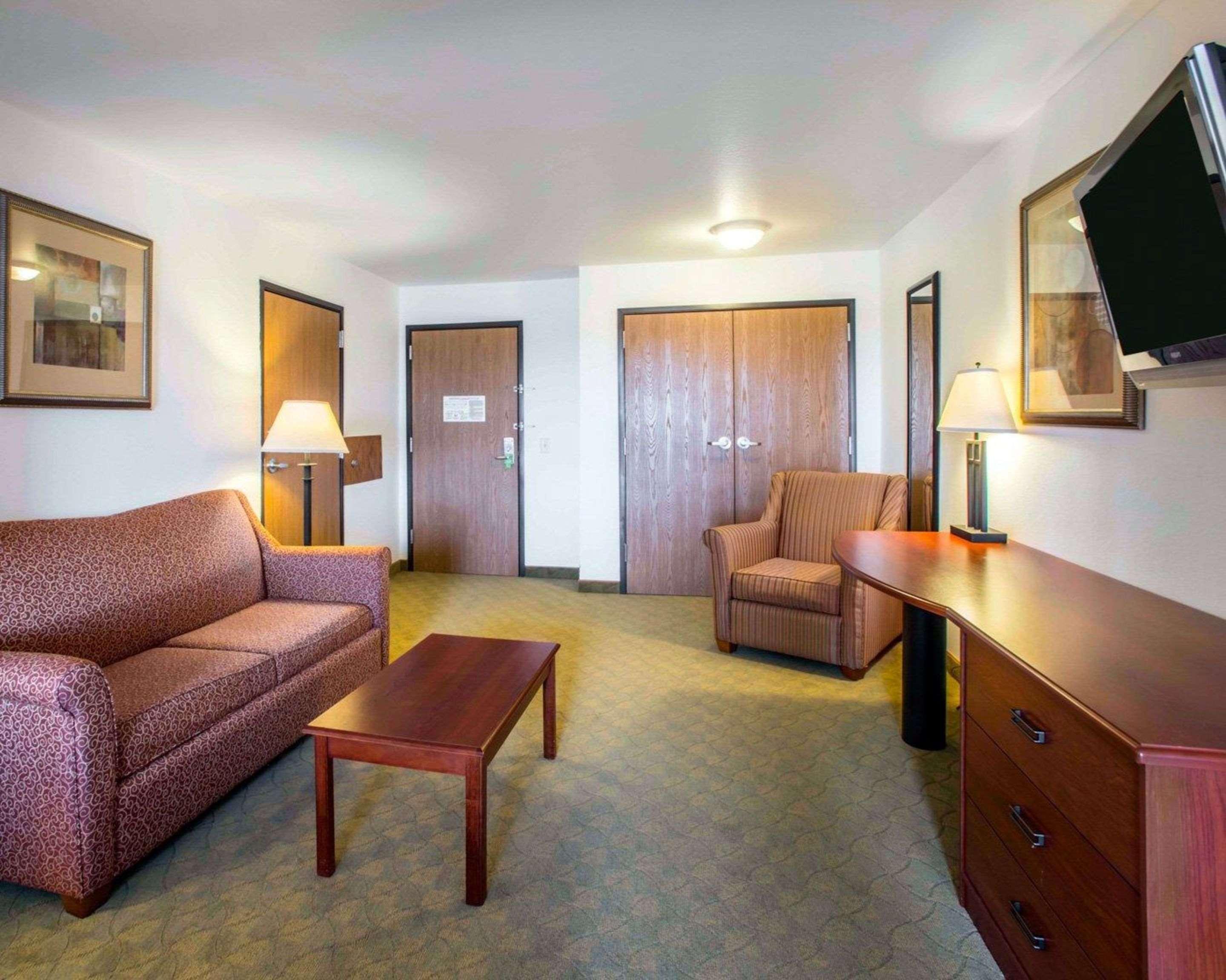 Comfort Inn & Suites Greenville I-70 Esterno foto