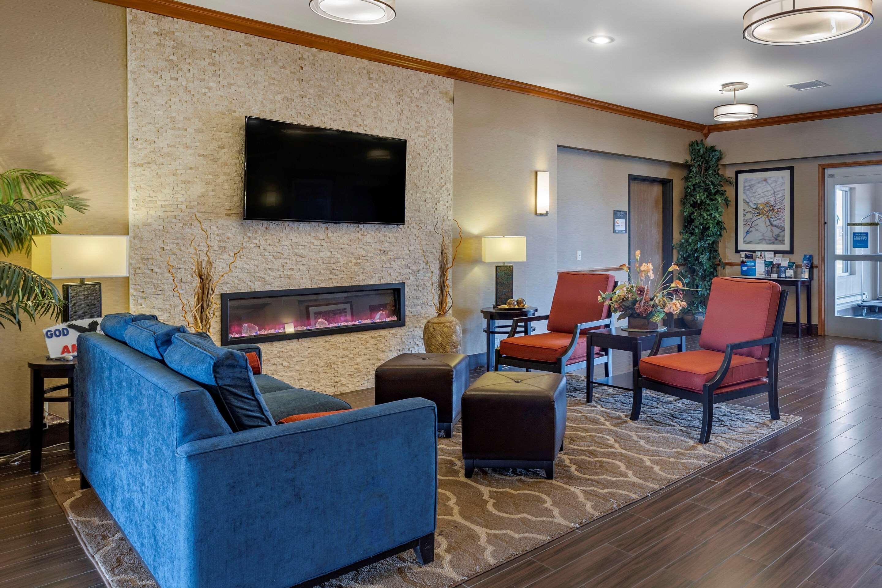 Comfort Inn & Suites Greenville I-70 Esterno foto