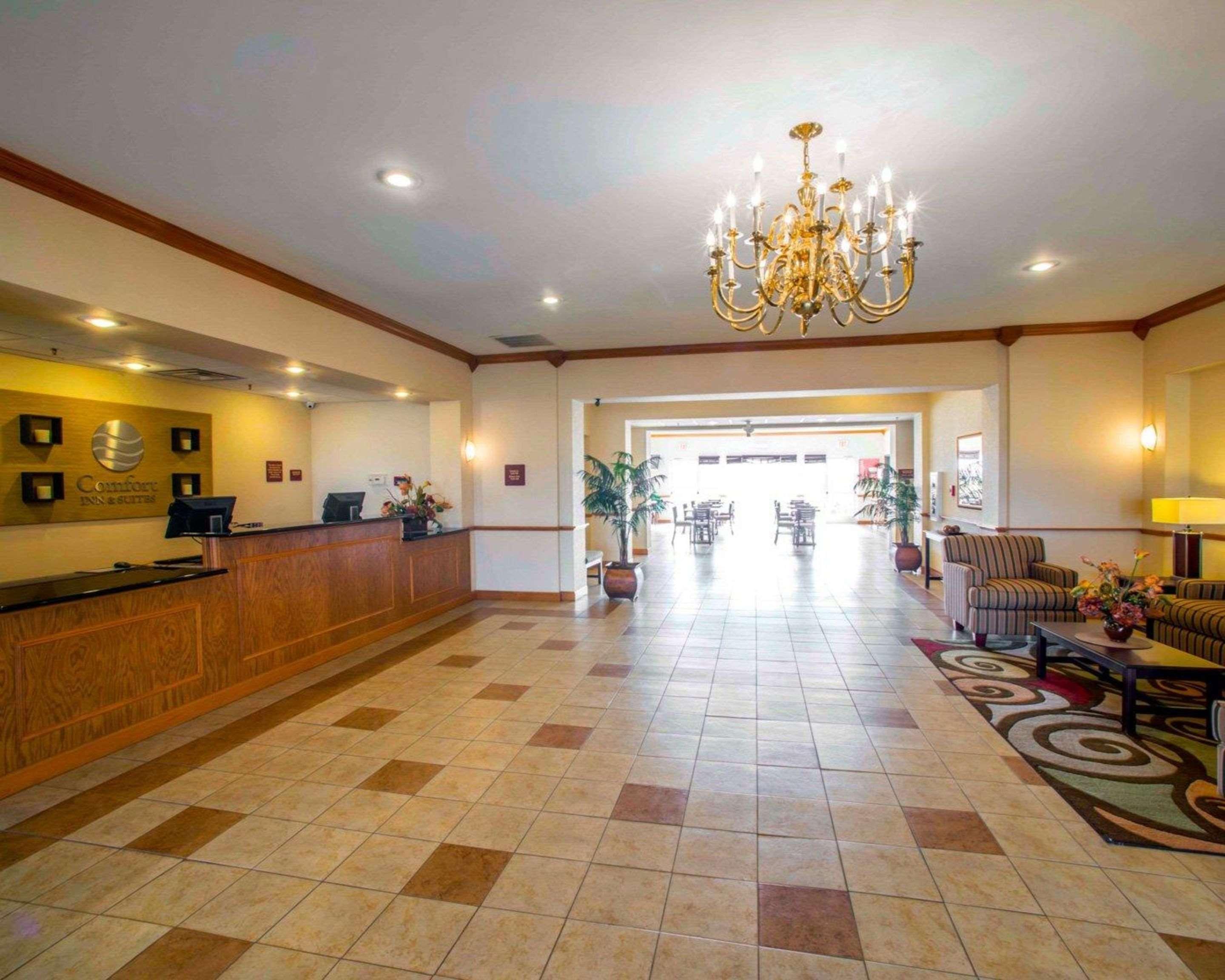 Comfort Inn & Suites Greenville I-70 Esterno foto