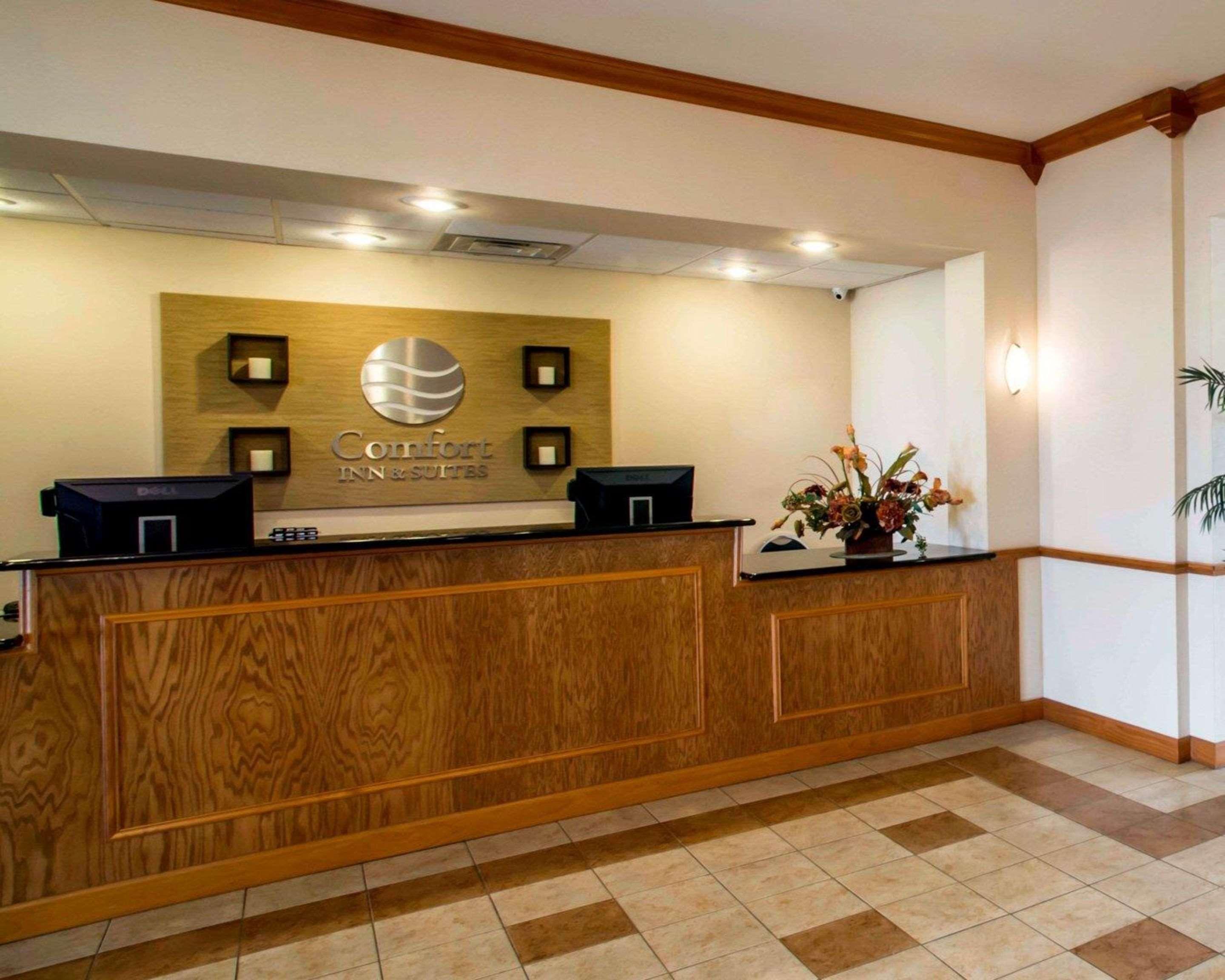 Comfort Inn & Suites Greenville I-70 Esterno foto