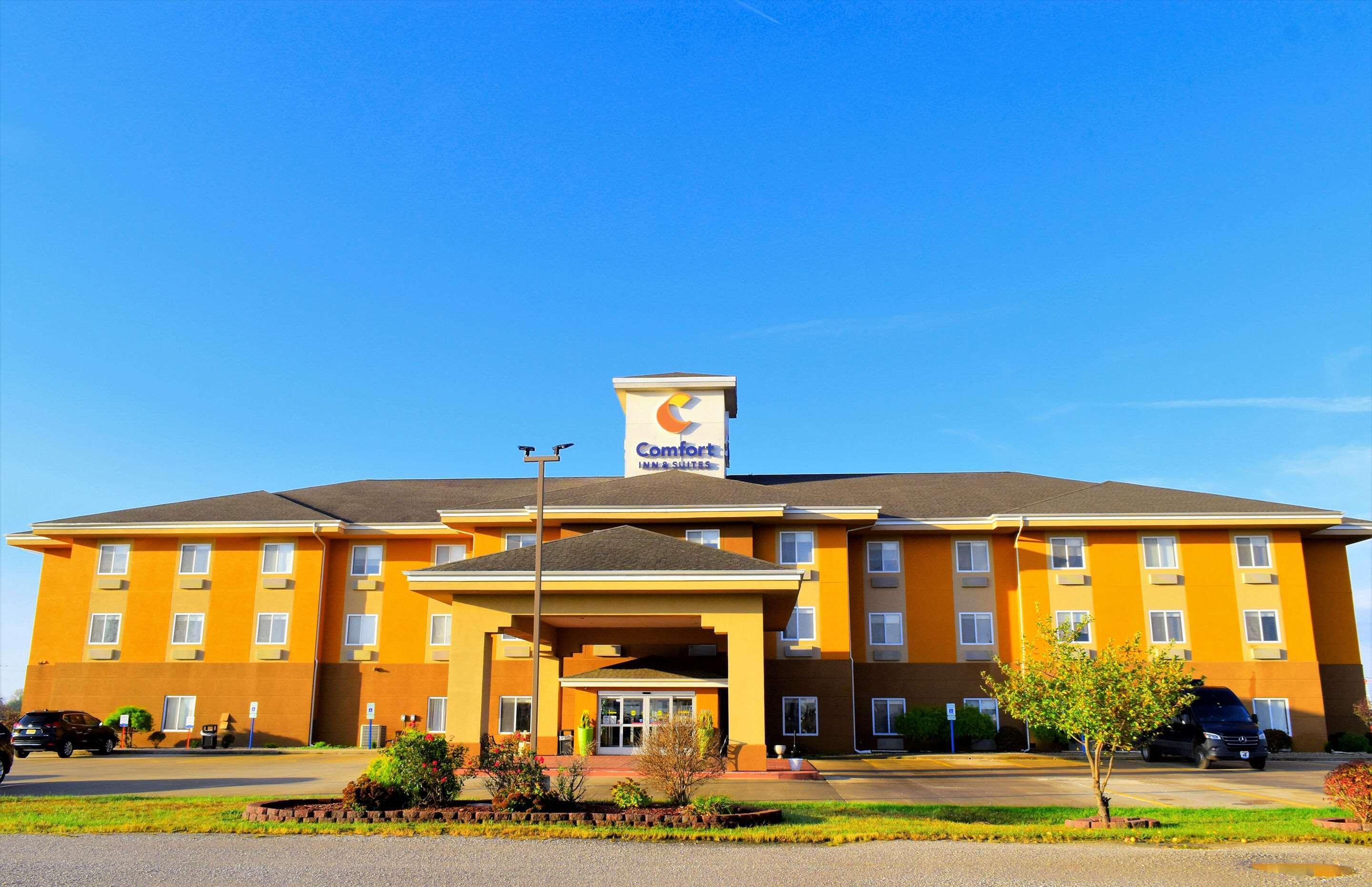 Comfort Inn & Suites Greenville I-70 Esterno foto