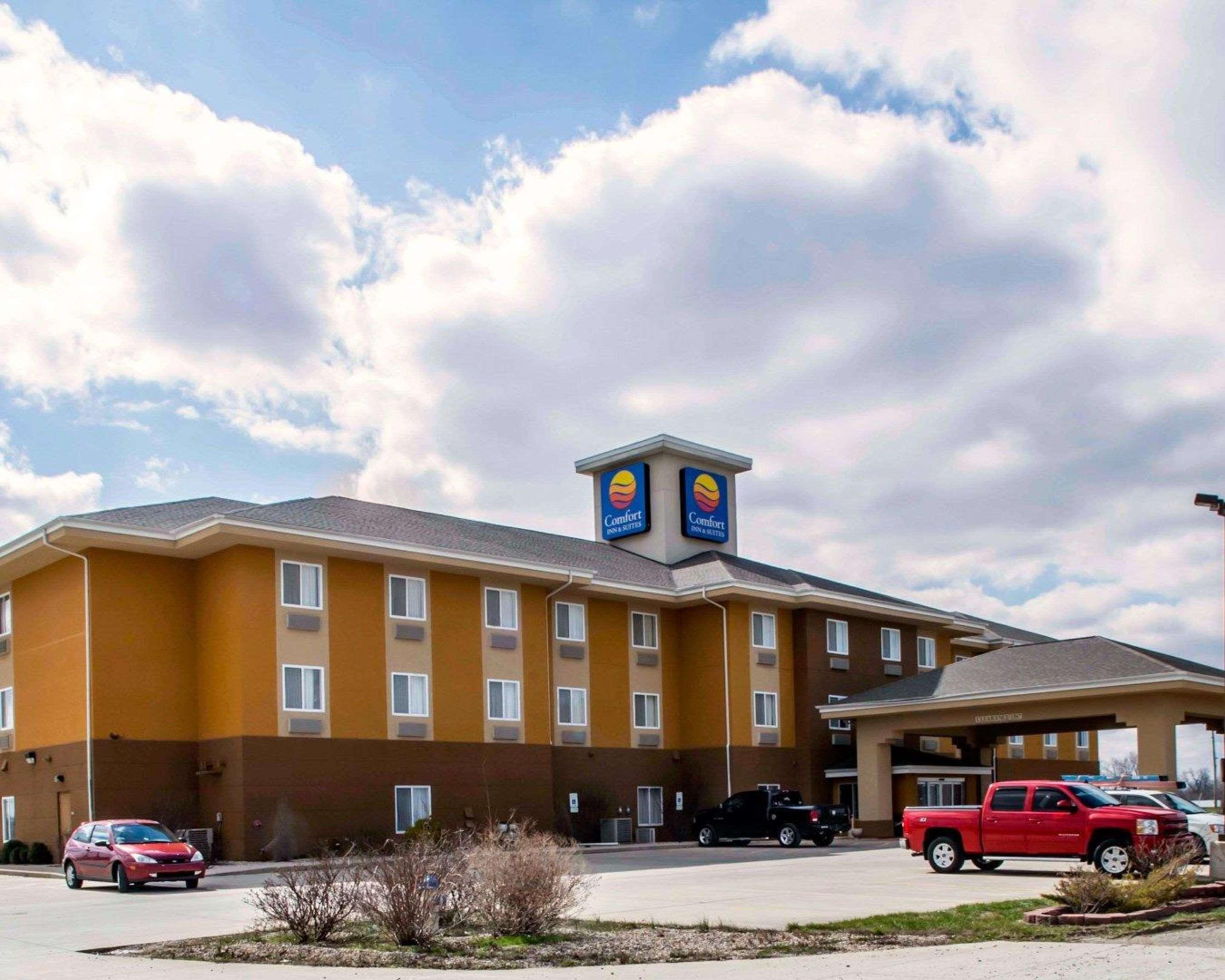 Comfort Inn & Suites Greenville I-70 Esterno foto