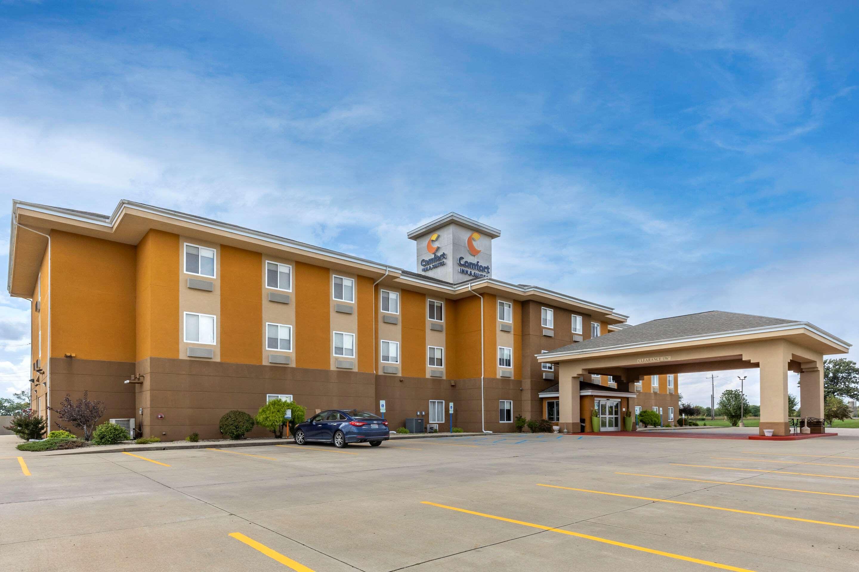 Comfort Inn & Suites Greenville I-70 Esterno foto