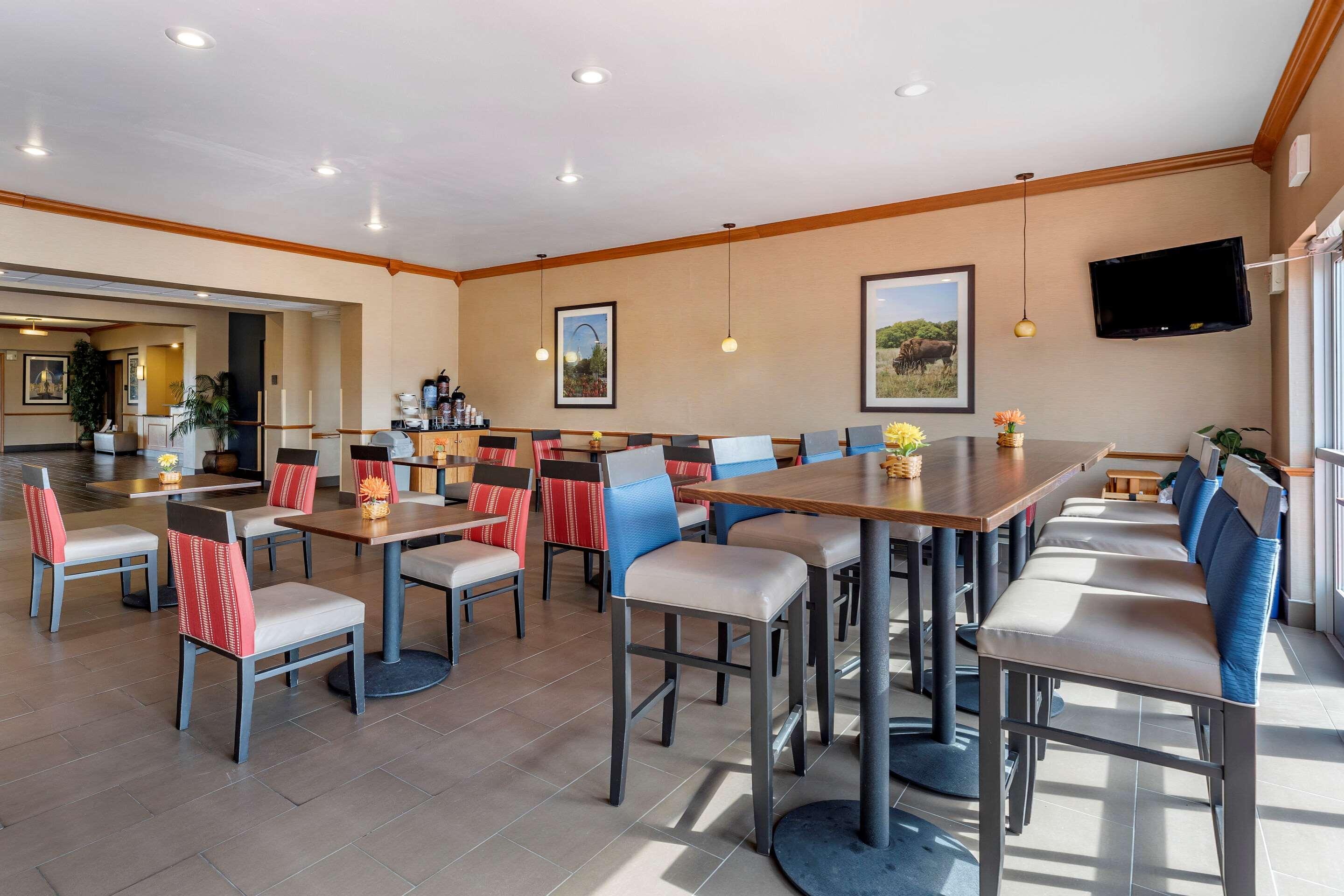 Comfort Inn & Suites Greenville I-70 Esterno foto