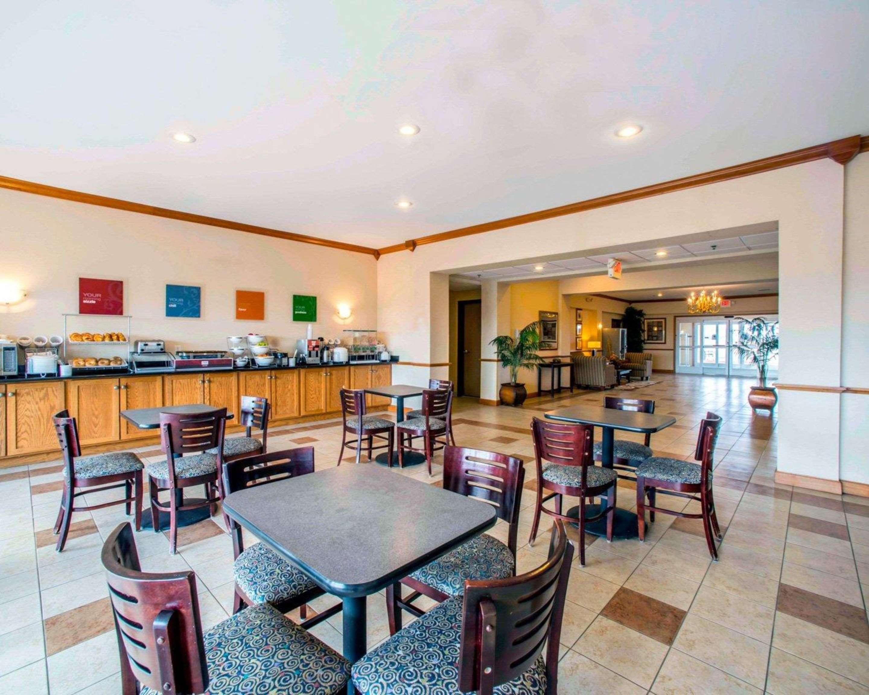 Comfort Inn & Suites Greenville I-70 Esterno foto