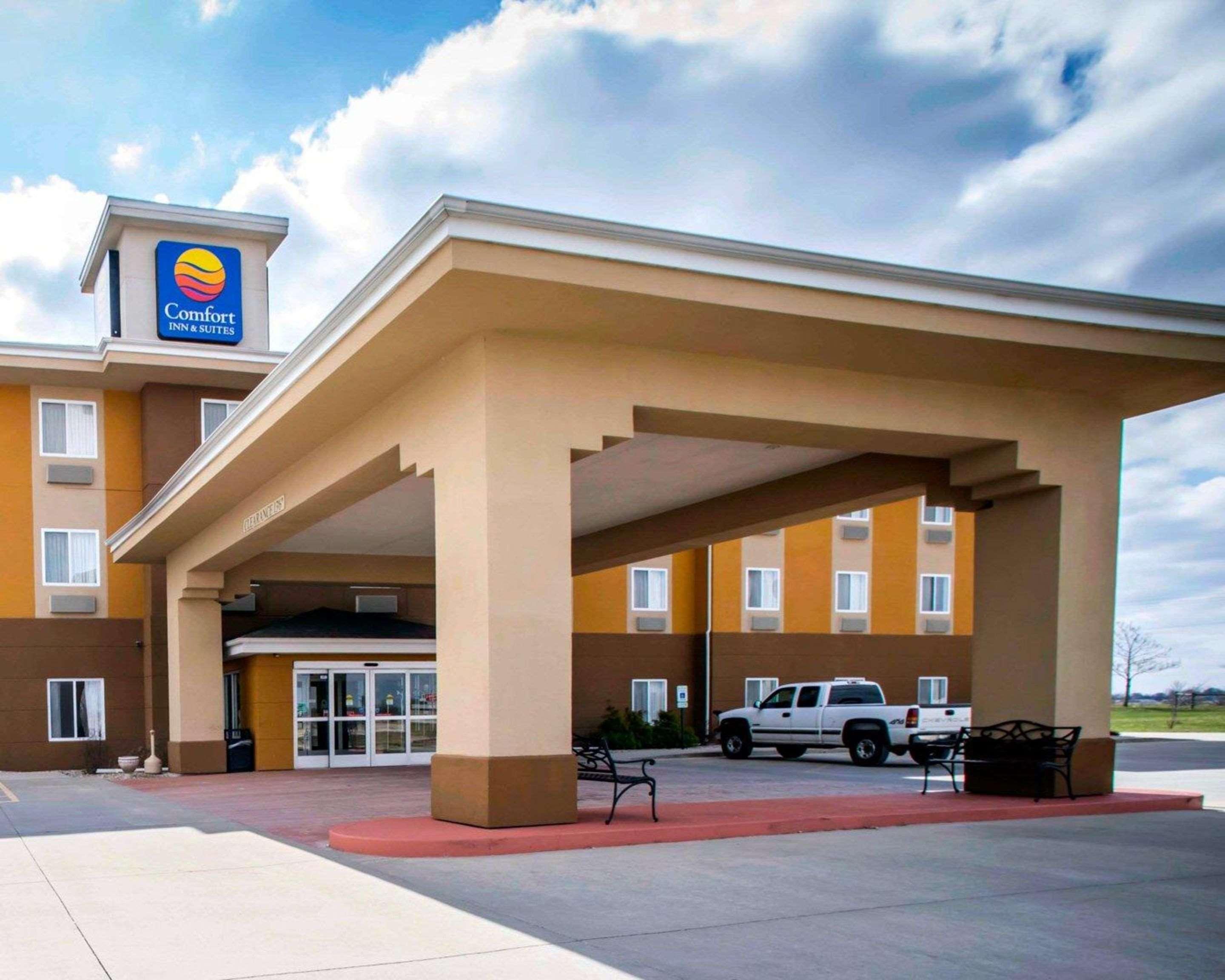 Comfort Inn & Suites Greenville I-70 Esterno foto